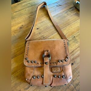 Bed Stü Cobbler Series Cassius Natural Vechetta Crossbody with Adjustable Strap